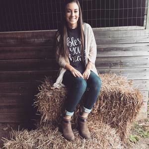 Meet your Posher, Chloe